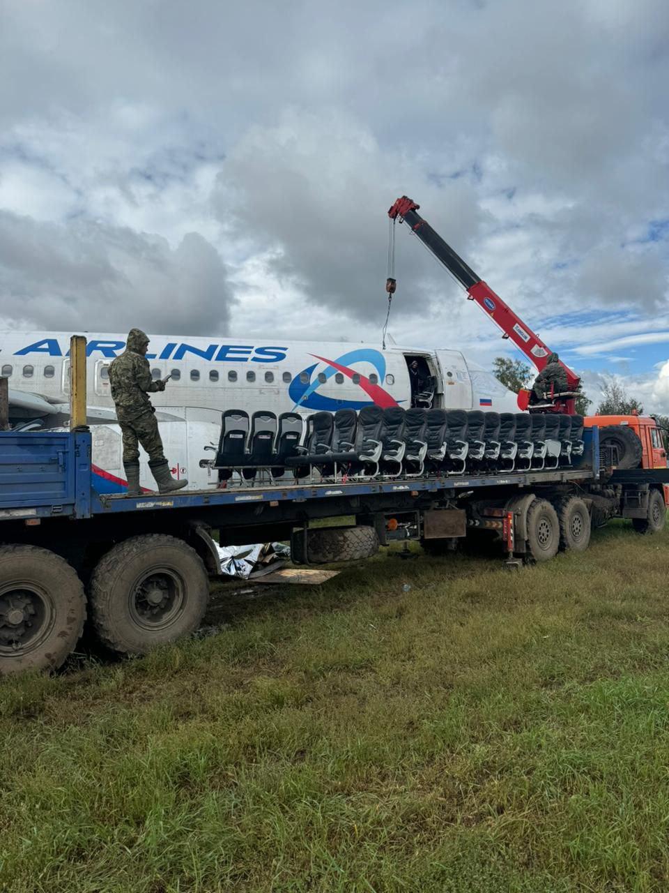 Фото Под Новосибирском начался разбор самолета «Уральских авиалиний» 2